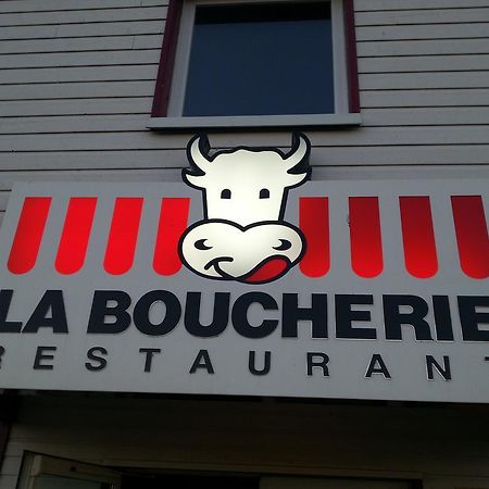 Contact Hotel Fontenay Le Comte Екстериор снимка